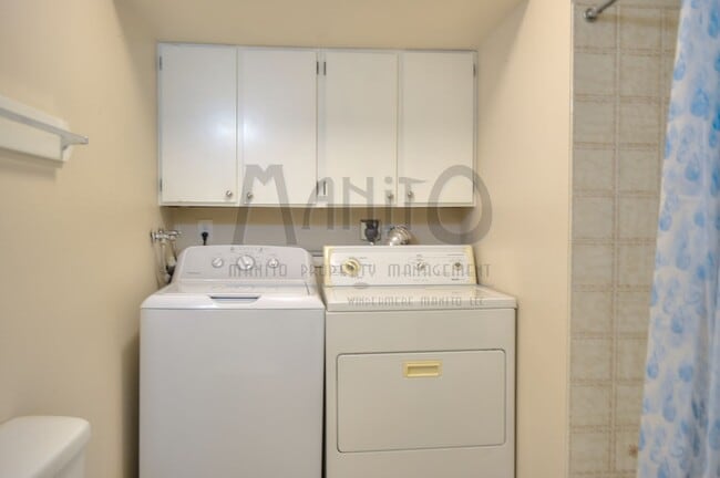 Building Photo - **COMING SOON** Clean & Spacious Spokane Valley Duplex