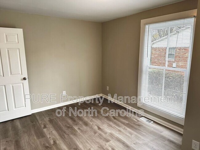 Building Photo - 213 Irma Ave