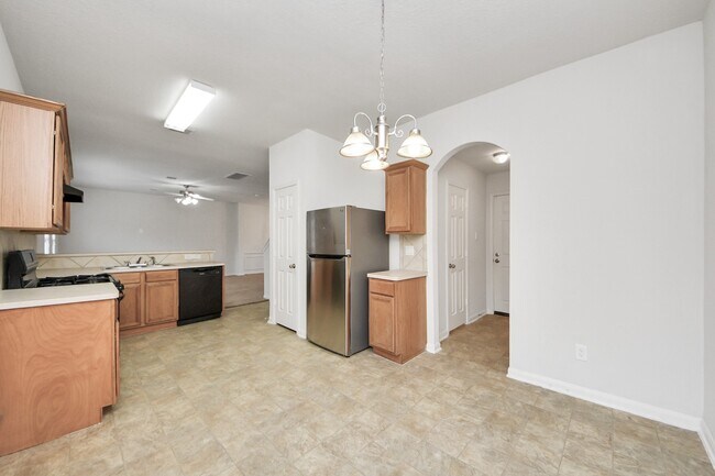 Building Photo - 6702 Albion Cresent Dr