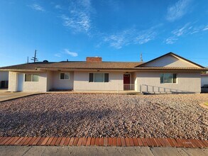 Building Photo - 830 W Stirrup Dr