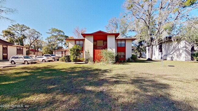 Primary Photo - 472 Bentwood Ln