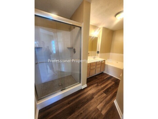 Building Photo - 5351 Regal Ct