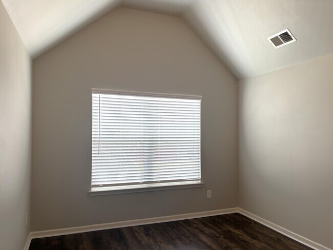 Building Photo - 781 Bridgewater Dr