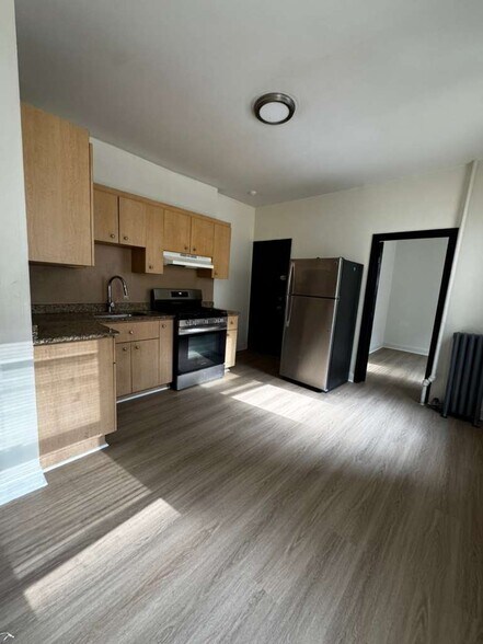 Building Photo - 129 Chestnut St