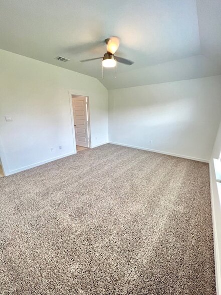 Building Photo - 1631 Solana Dr