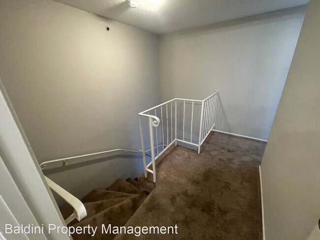 Building Photo - 3 br, 1.5 bath House - 2360 Greendale Drive
