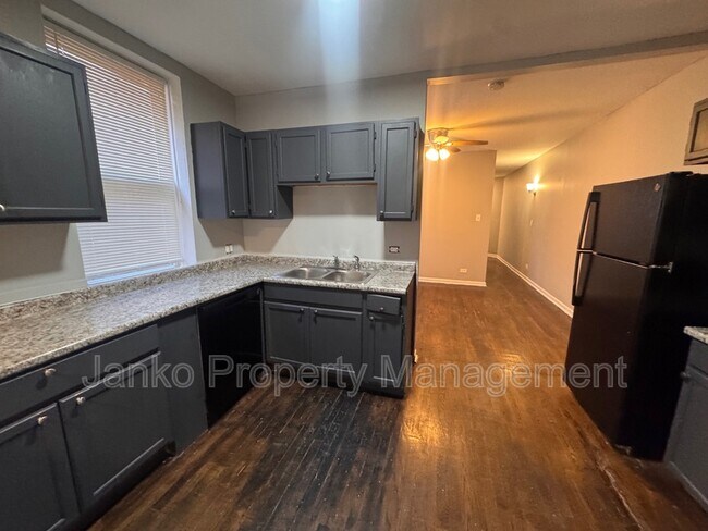 Building Photo - 5903 W Huron St