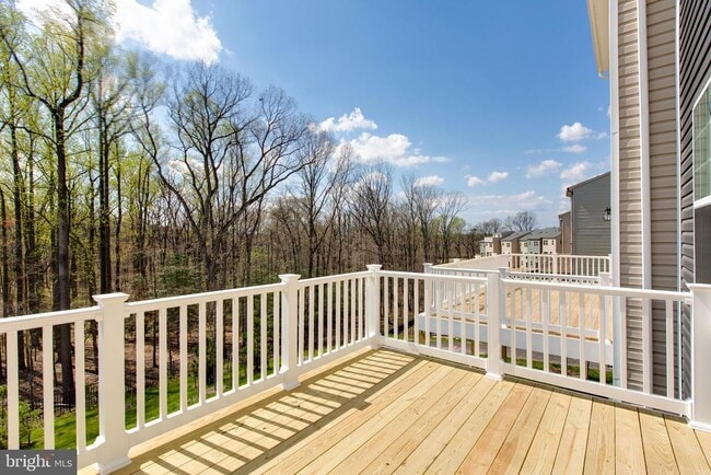 Building Photo - 3117 Laurel Hl Rd