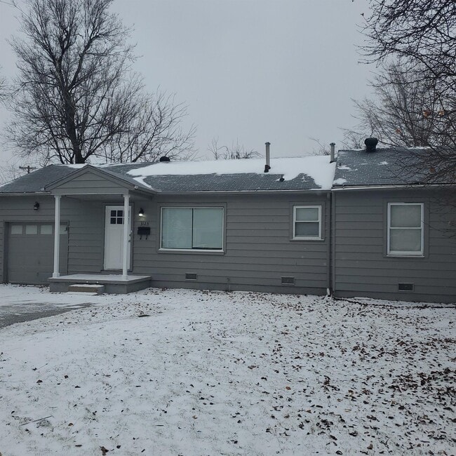 Primary Photo - 3123 E Xyler St