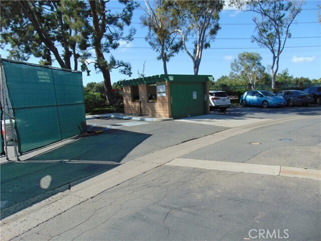 Building Photo - 2203 Apricot Dr