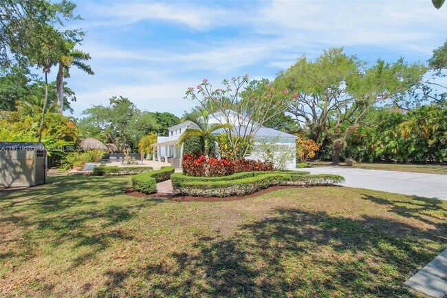 Building Photo - 6900 SW 104th St