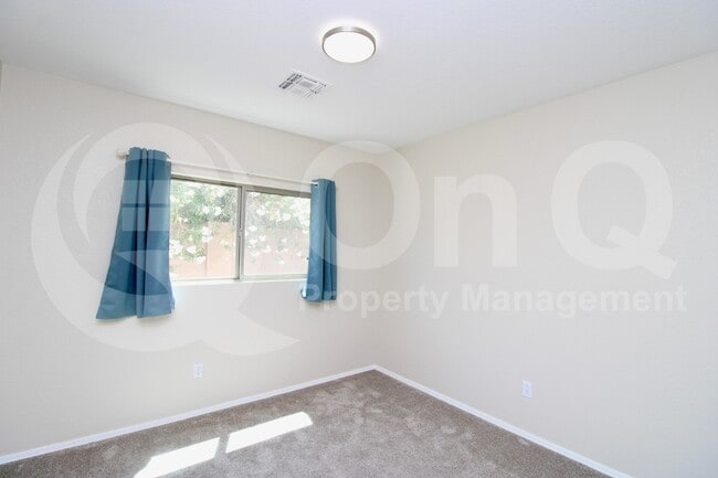 Building Photo - 3033 W Blue Sky Dr