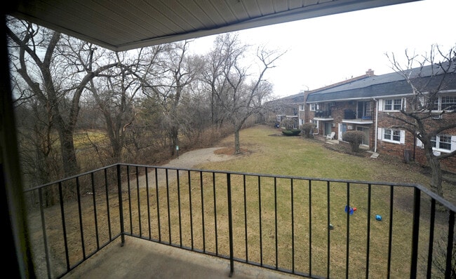 Building Photo - 2423 Ogden Ave