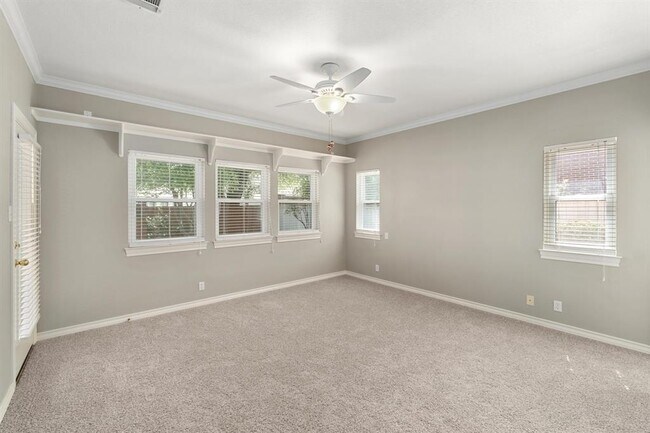 Building Photo - 6002 Ascot Cove