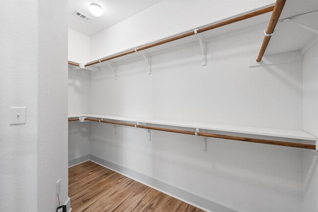 Building Photo - 1501 Homespun Rd