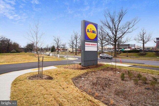Building Photo - 10121 Watkins Mill Pl