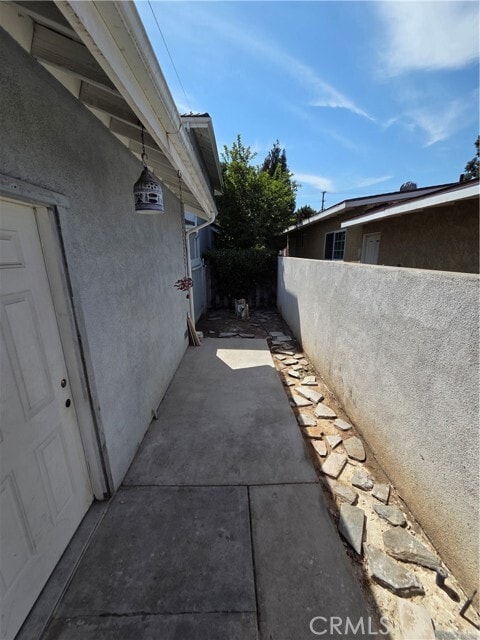 Building Photo - 219 S Kendall Way