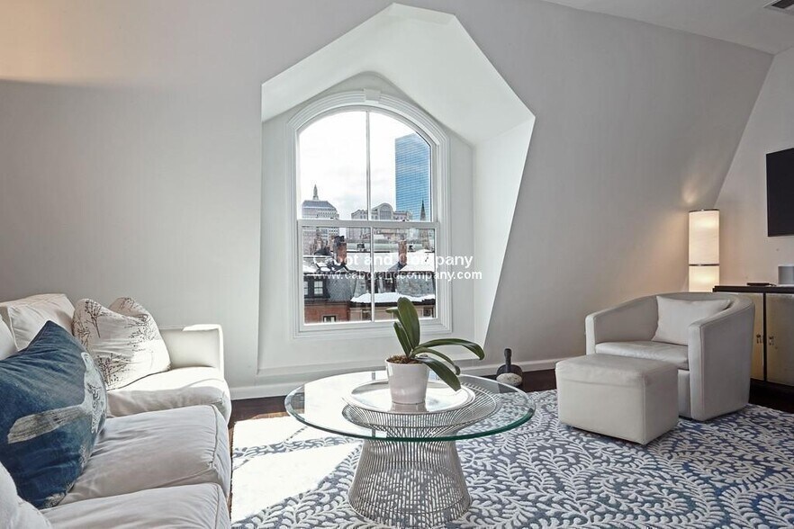 Building Photo - 124 Beacon St