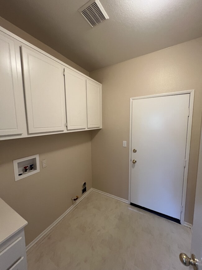 Building Photo - 28748 Legacy Way