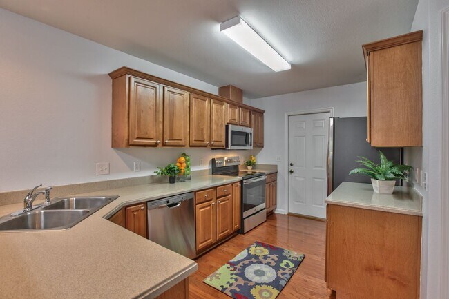 Building Photo - 1677 Quazar Rd