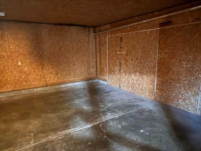 Building Photo - 514 S Pine St