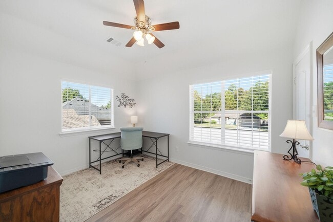 Building Photo - 9207 Hidden Ct