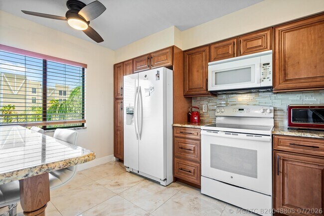 Building Photo - 7290 Kinghurst Dr