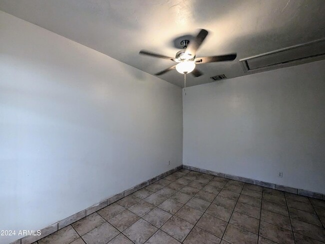 Building Photo - 1314 W Whitton Ave