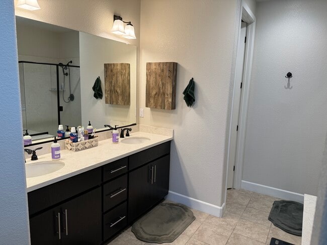 Building Photo - 501 Aster St