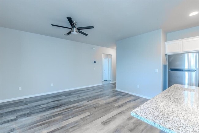 Building Photo - 225 Baum Dr