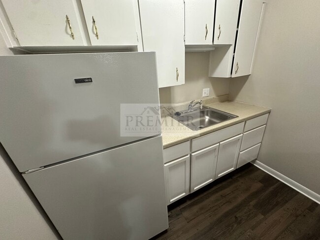 Building Photo - 6017 Barton Ave