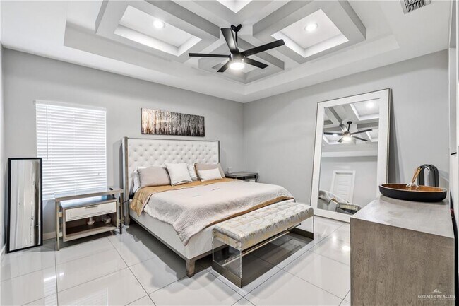 Building Photo - 921 Casa Blanca Dr