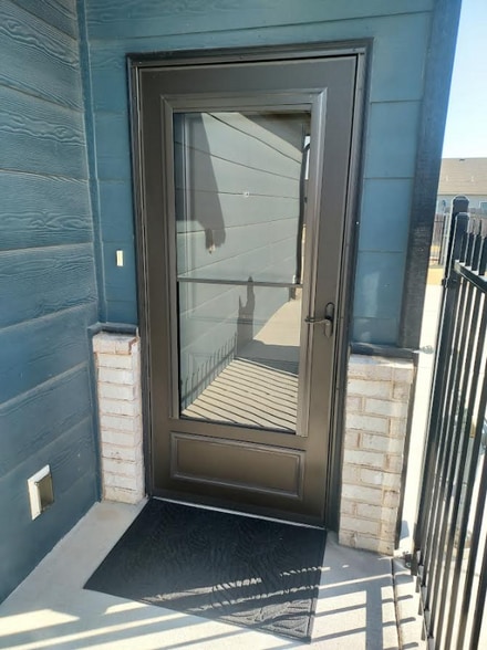 Building Photo - 2334 E Cheyenne Ct