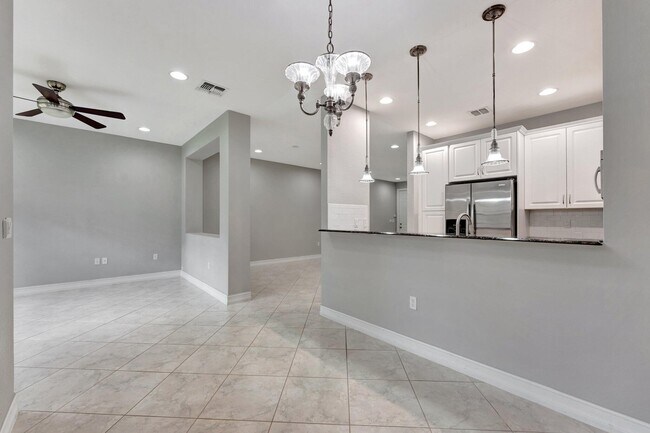 Building Photo - 10850 NW 74th Dr