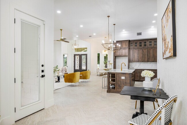 Building Photo - 846 Maximino Ridge Rd.