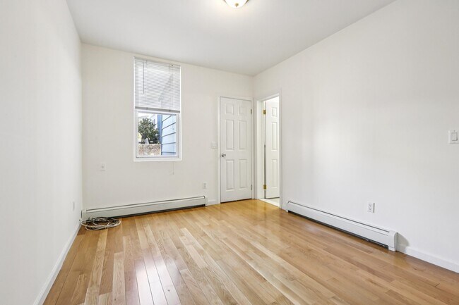 Building Photo - 66 Chestnut Ave