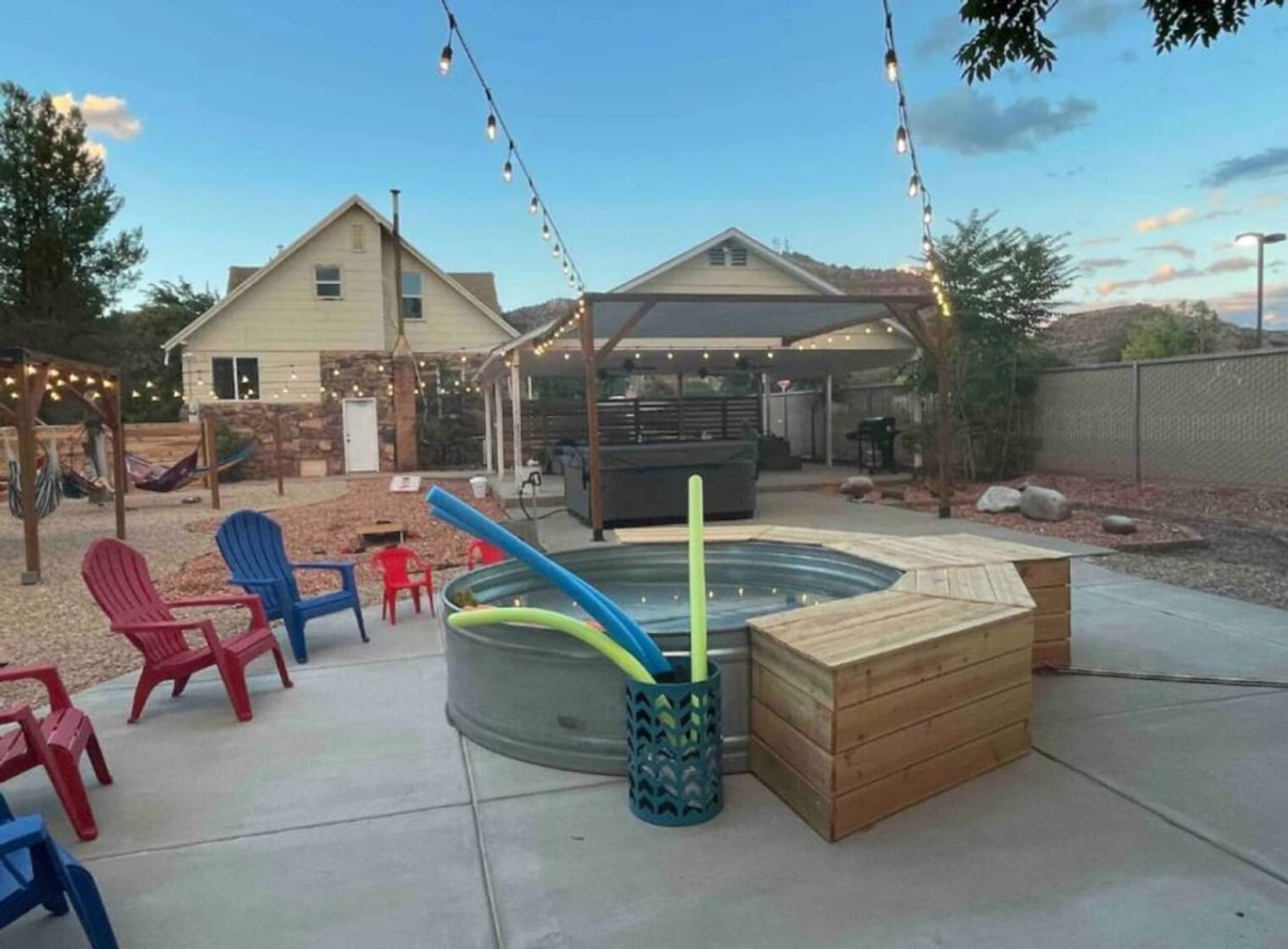 Building Photo - 170 E 100 N