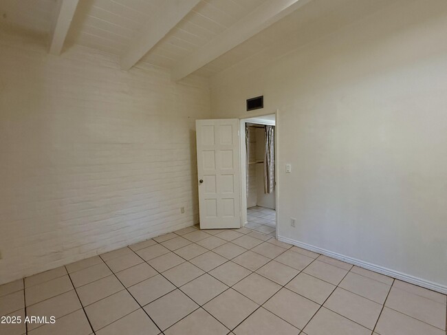 Building Photo - 3032 N 32nd St