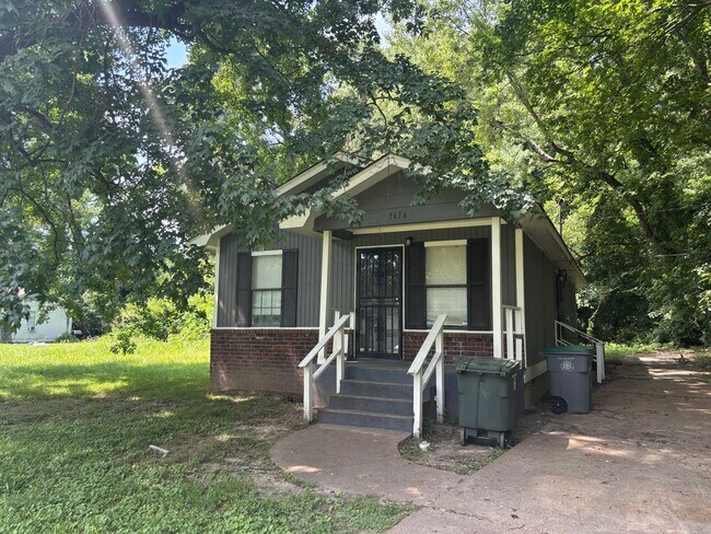 Building Photo - 1616 Winston Dr