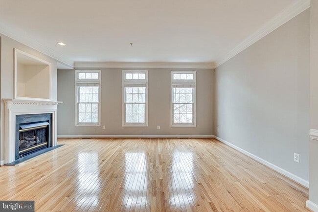 Building Photo - 8872 Ashgrove House Ln