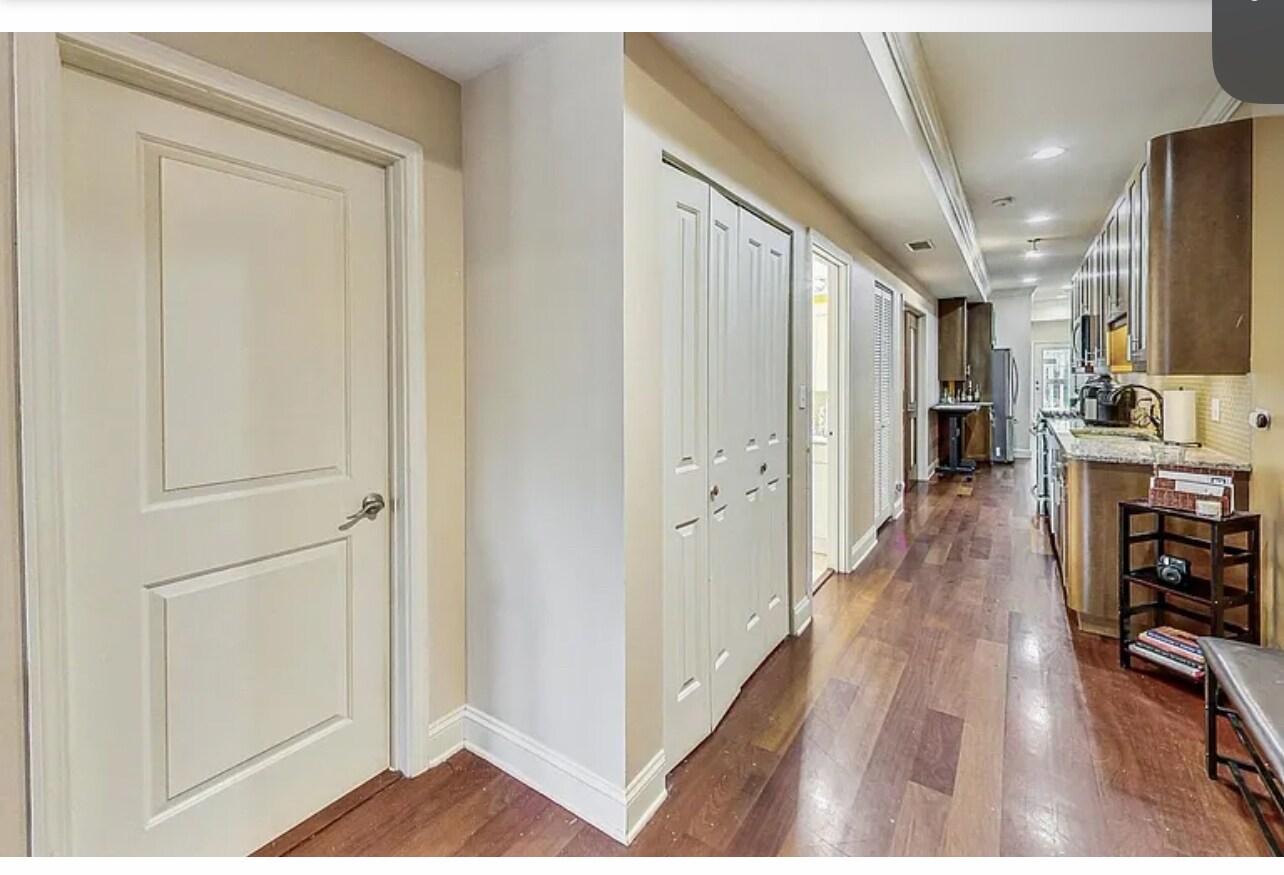 Building Photo - 8145 S Prairie Ave