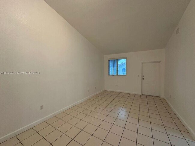 Building Photo - 1661 SE 29th Ct