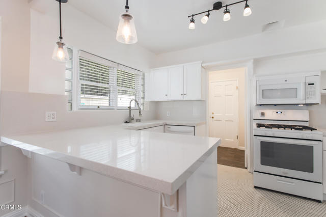 Building Photo - 1726 N Vista St