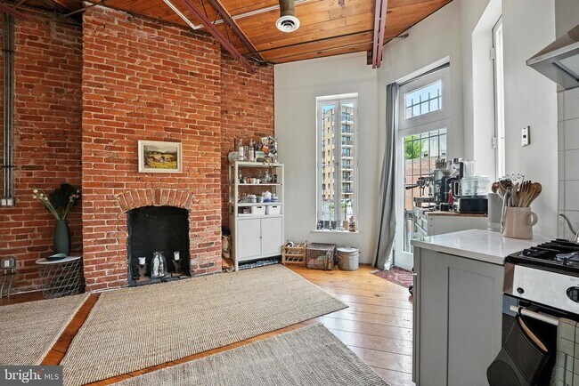 Building Photo - 1507 R St NW