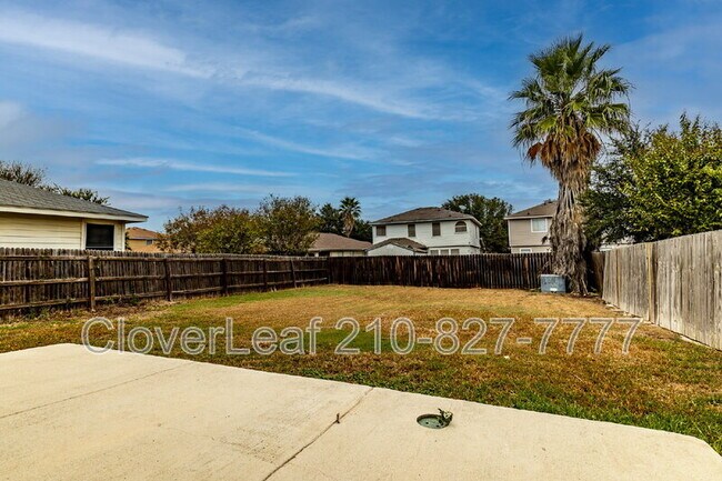 Building Photo - 7121 Lynn Lake Dr