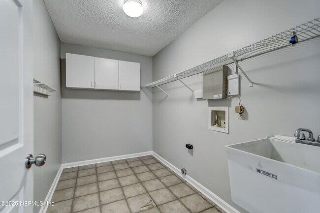 Building Photo - 12614 Steeplechase Ln