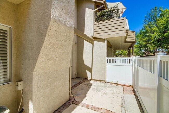 Building Photo - 24351 Marquis Ct