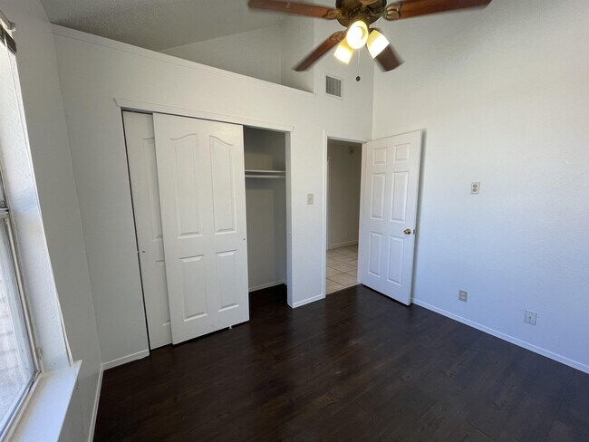Building Photo - 11815 David Forti Dr
