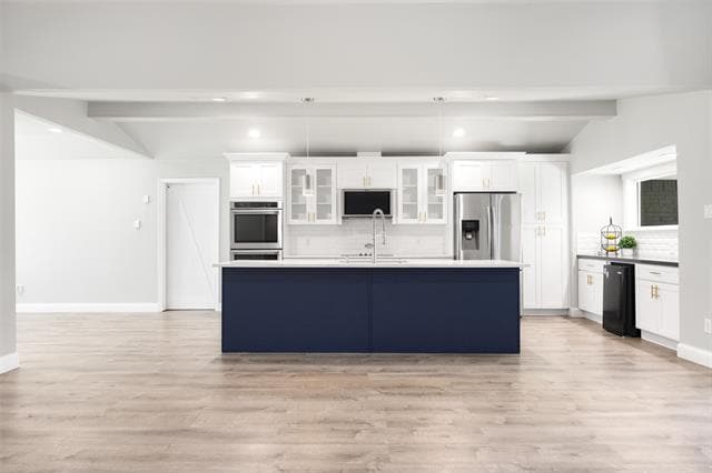 Building Photo - 6350 Glennox Ln