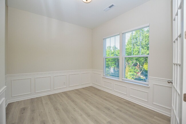 Building Photo - New Price | Brand-New 5 Bedroom Tega Cay Home with Flexible Lease Options